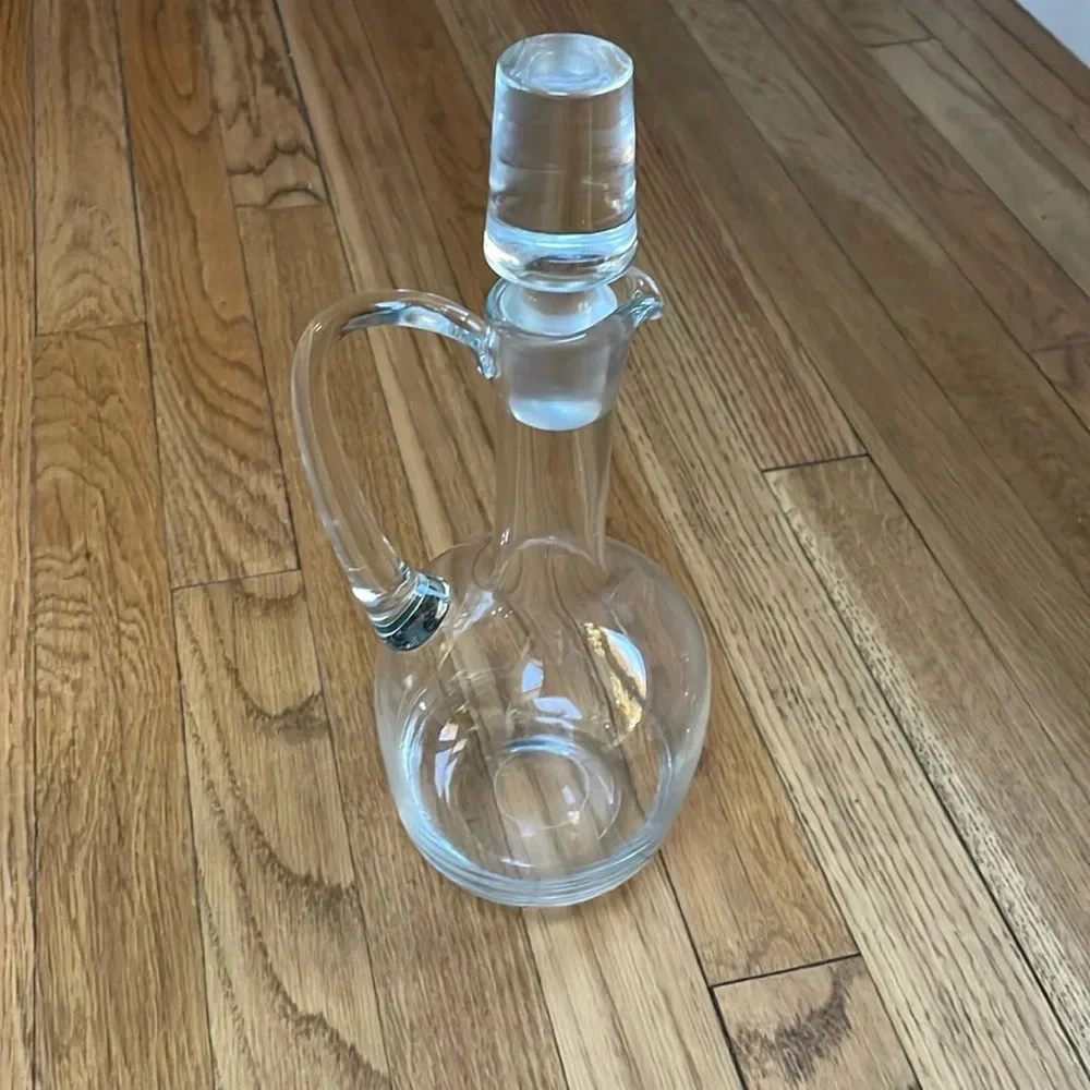 Vtg glass decanter w/ stopper Spout & handleExcellent condition. No chips/cracks